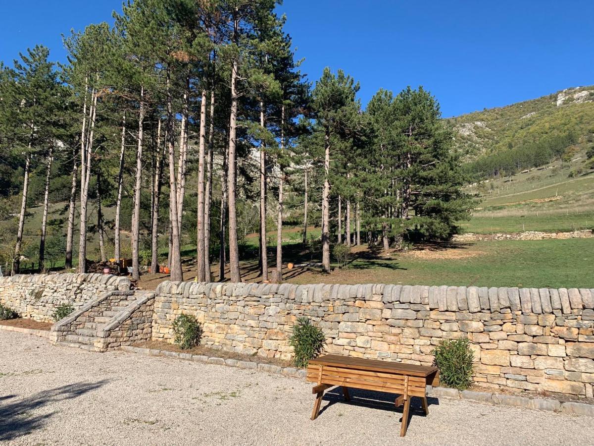 La Voutee 5 Epis Avec Bain Finlandais Prive Au Manoir Du Charme Gorges Du Tarn Quezac (Lozere) Exterior photo